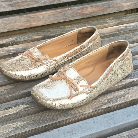 clarks artisan boat shoes